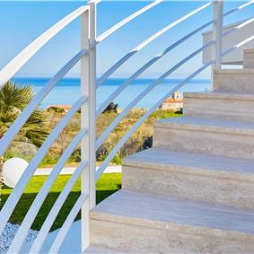 3 bedroom villa with pool & sea views, Alcamo Marina, sleeps 6-7